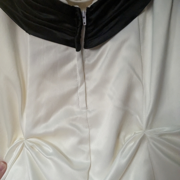 Wedding/Prom Dress - Picture 6 of 8